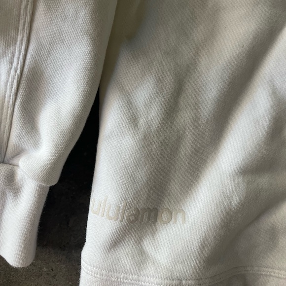 Lululemon crewneck - Picture 3 of 3